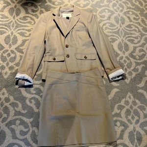 Banana republic size 2P beautiful tan summer skirt suit